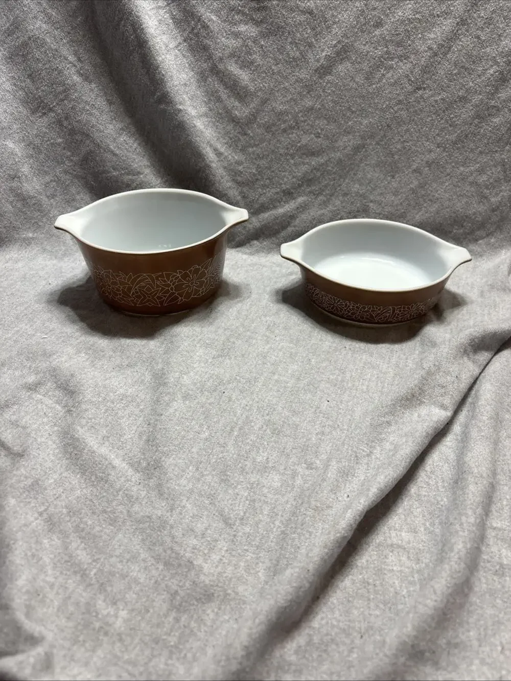 Vintage Set of 2 Pyrex Woodland Casserole Dishes, 471-B, 473-B, No Lids